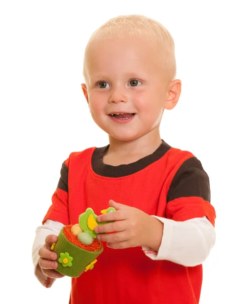 Criança jogando brinquedo de Páscoa — Fotografia de Stock