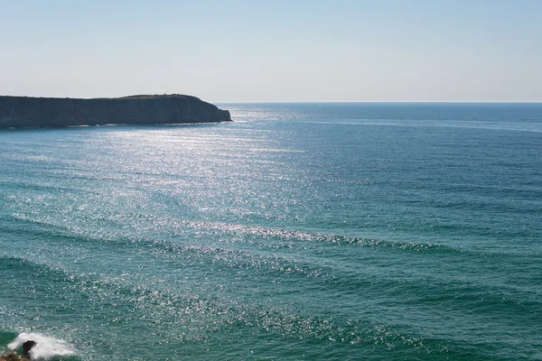 Кам'янистий мису, купання в Атлантичному океані — стокове фото