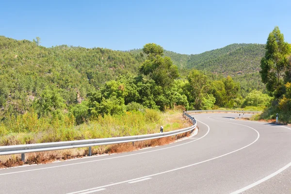 Horská silnice v Portugalsku — Stock fotografie