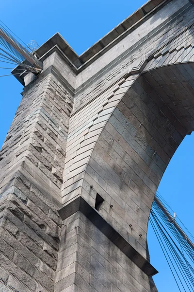 在纽约的布鲁克林区桥梁支座 — 图库照片