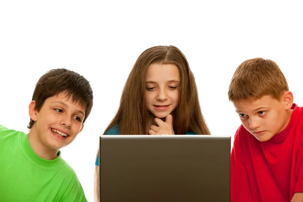Gyermek tanul, használ a laptop — Stock Fotó