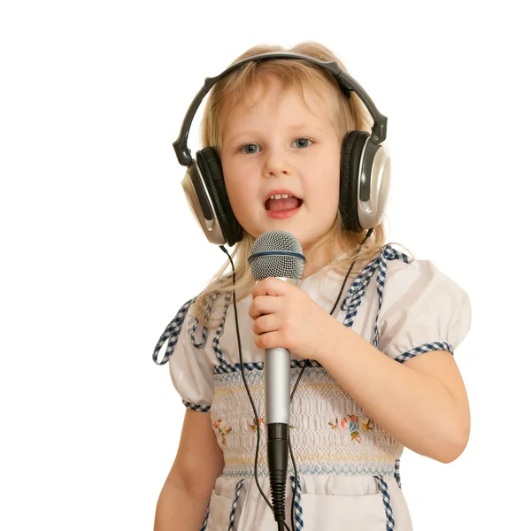 Dziewczyna śpiewa w studio nagrań — Zdjęcie stockowe