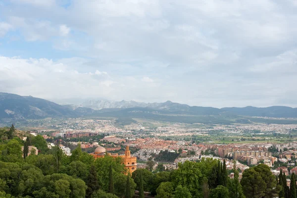 Uitzicht op de stad granada van alhambra — Stockfoto