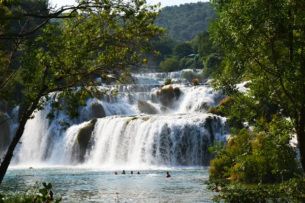Prachtige watervallen van krka sibenik — Stockfoto