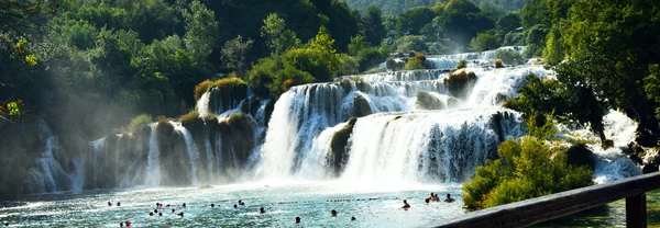 Прекрасные водопады Крки Шибеника — стоковое фото