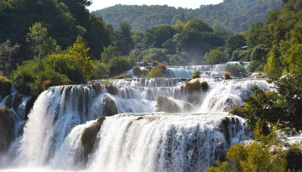 Prachtige watervallen van krka sibenik — Stockfoto