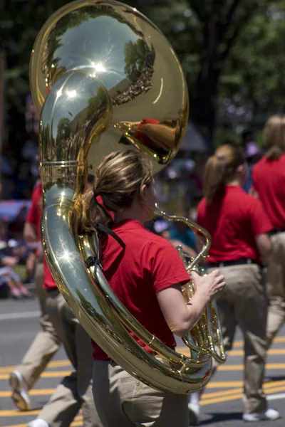 Female band member in 4th of July parade in Washington DC. — Stock Photo, Image