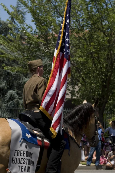 Cavaleiro feminino no desfile de 4 de julho em Washington DC . — Fotografia de Stock