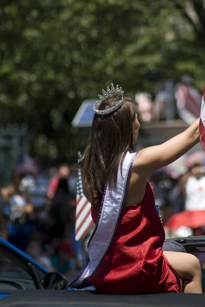 Królowa piękności w paradzie czwartego lipca w Waszyngtonie. — Zdjęcie stockowe