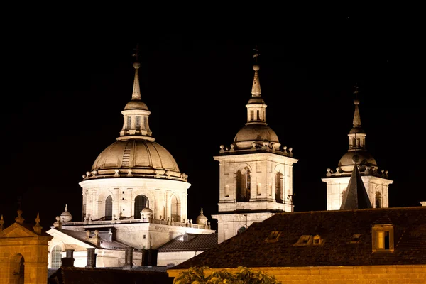 San lorenzo de el escorial monastery, Hiszpania w nocy — Zdjęcie stockowe