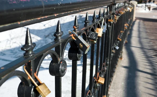 stock image Locks on handrail