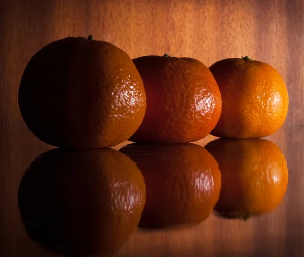 Tres mandarinas —  Fotos de Stock