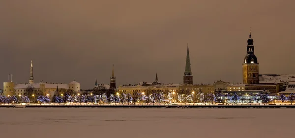 Vista da Velha Riga à noite — Fotografia de Stock