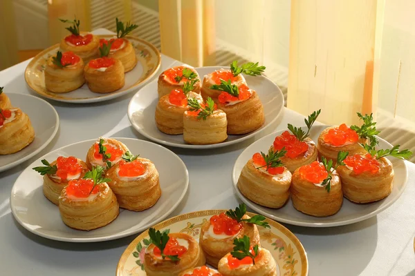 Tartlets with red caviar — Stock Photo, Image