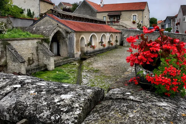 Cruzy-le-Chatel medieval —  Fotos de Stock