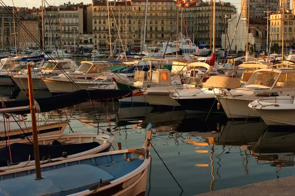 マルセイユの港のボート — ストック写真