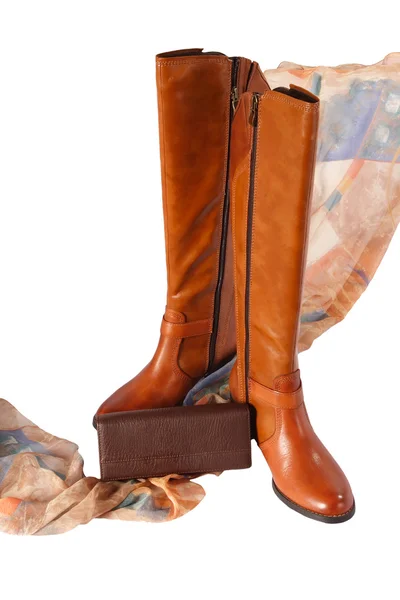 Um novo par de botas, cachecol elegante e saco de mão — Fotografia de Stock