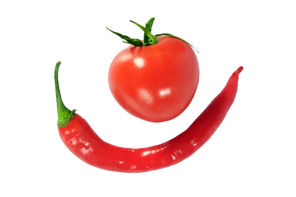 Rajče a červené chili pepper na bílém pozadí — Stock fotografie