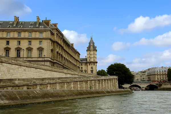 View on the embankment of the River Seine, Paris — Stock Photo, Image