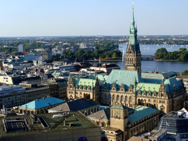 Hamburg, belediye binasının havadan görünümü