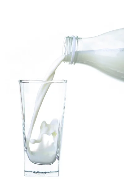 瓶中的牛奶 — 图库照片