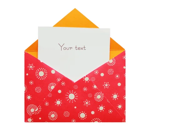 Kaart in de rode envelop, geïsoleerd op de witte — Stockfoto