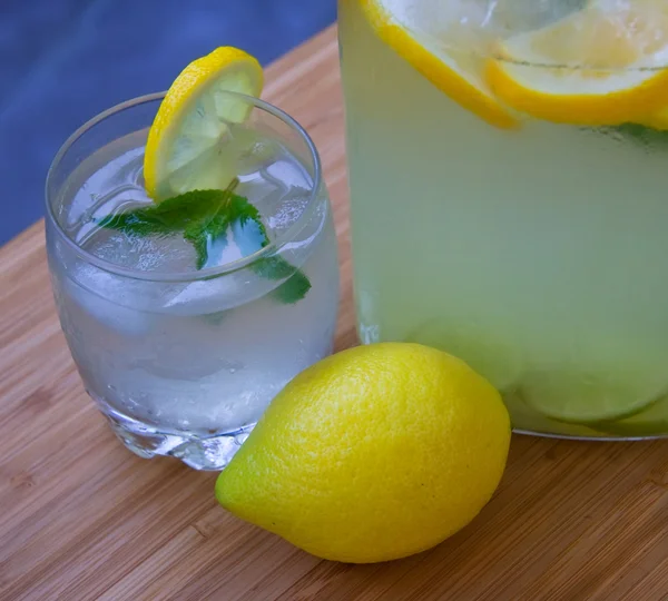 Ev yapımı limonata Close-Up — Stok fotoğraf