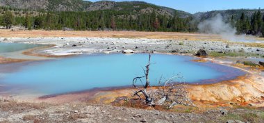 Yellowstone. siyah opal Havuzu. Panorama.