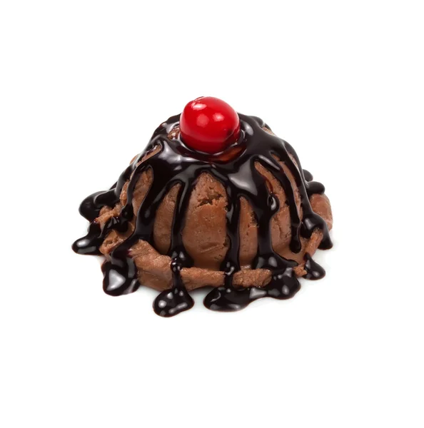 Beyaz arka planda çikolatalı dondurma. — Stok fotoğraf