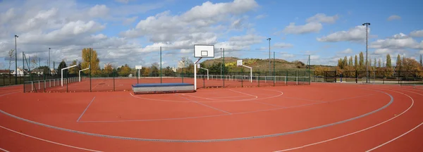 Franța, Yvelines, un teren sportiv în Les Mureaux — Fotografie, imagine de stoc