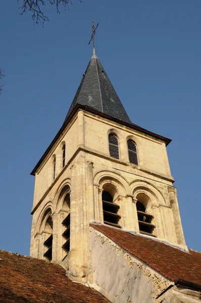 Ile de 法国，哥特式教堂的 themericourt — 图库照片