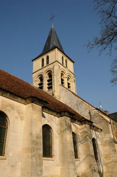 Ile de 法国，哥特式教堂的 themericourt — 图库照片