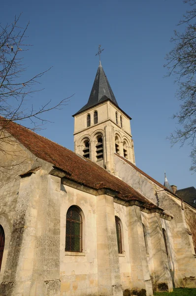 Ile de france, den gotiska kyrkan av themericourt — Stockfoto