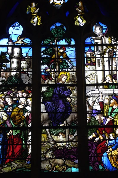 Francia, vetrata nella chiesa di San Martino di Triel — Foto Stock