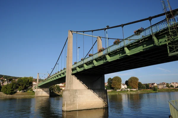 Francie, visutý most triel sur Seine — Stock fotografie