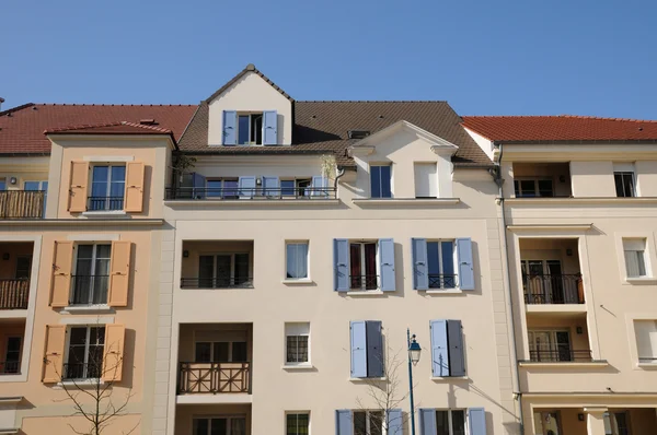 Ile de france, bytový blok v vaureal — Stock fotografie