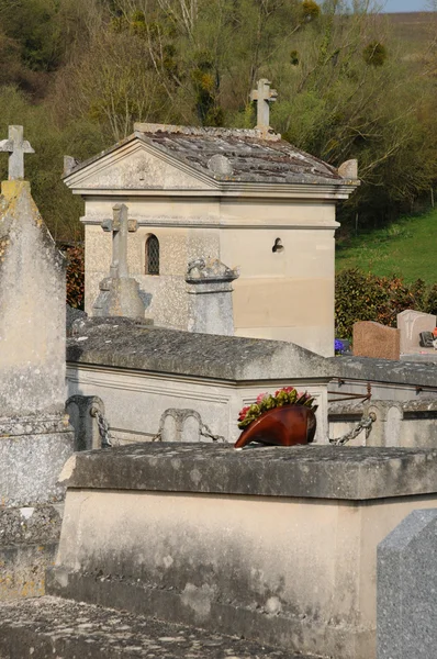 Кладбище Кондекур в Валь-д "Уазе — стоковое фото