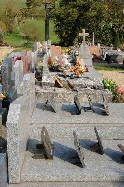 El cementerio de Condecourt en Val d 'Oise — Foto de Stock