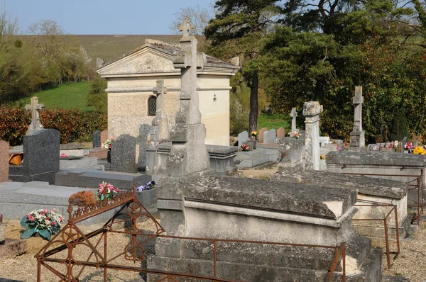 Кладбище Кондекур в Валь-д "Уазе — стоковое фото
