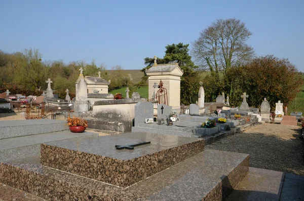 Кладовище Condecourt в Val d? Уаза — стокове фото