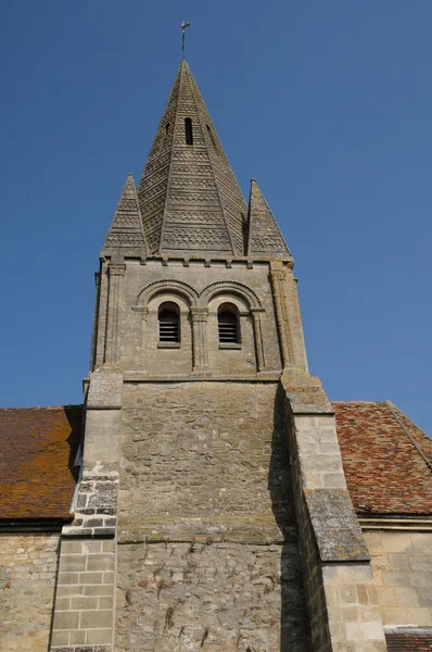 Gadancourt의 오래 된 고딕 양식의 교회 — 스톡 사진