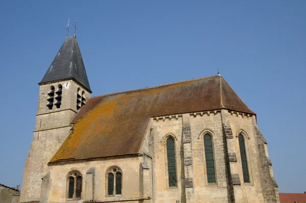 Ile de france, den gamla kyrkan av longuesse — Stockfoto