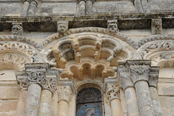 Igreja de Petit Palais et Cornemps em Gironde — Fotografia de Stock
