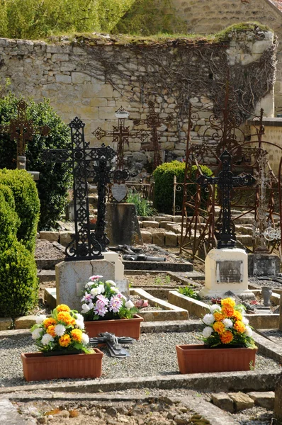 France, the cemetery of Guiry en Vexin in Val d 'Oise — стоковое фото
