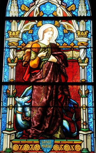 Vigny 教堂的彩色玻璃窗口 — 图库照片