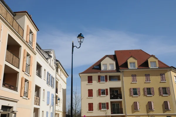 Ile de france, bostäder blockera i vaureal — Stockfoto