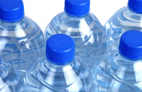 Plastikowa butelka wody — Zdjęcie stockowe