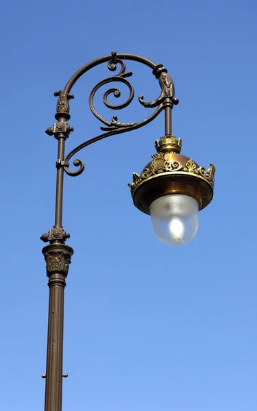 Un vieux lampadaire — Photo