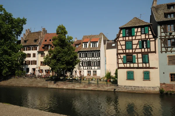 Gammalt hus i stadsdelen La Petite Frankrike i Strasbourg — Stockfoto