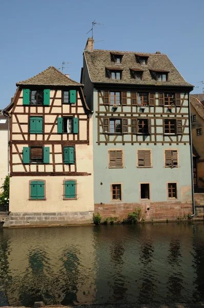 Stary dom w dzielnicy La Petite Francja w Strasburgu — Zdjęcie stockowe